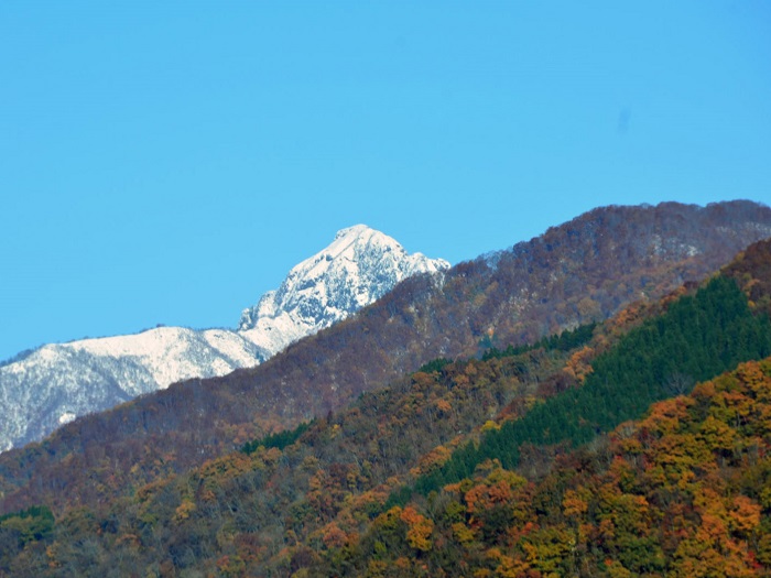 冠山の冠雪