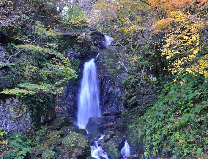 シッ谷の滝